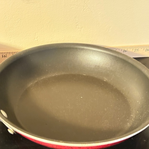 Paula Deen pans, cookware. Set of 2. Saucepan and fry pan/ skillet. Red - Picture 3 of 9